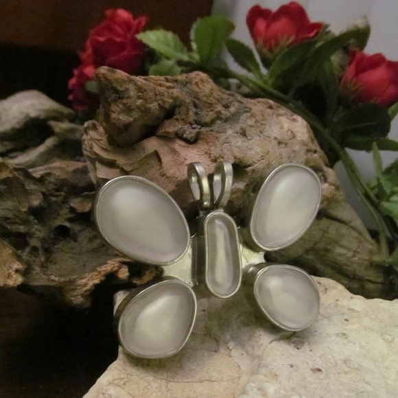 Rebecca Collins butterfly brooch clip pendant - Picture 4 of 15